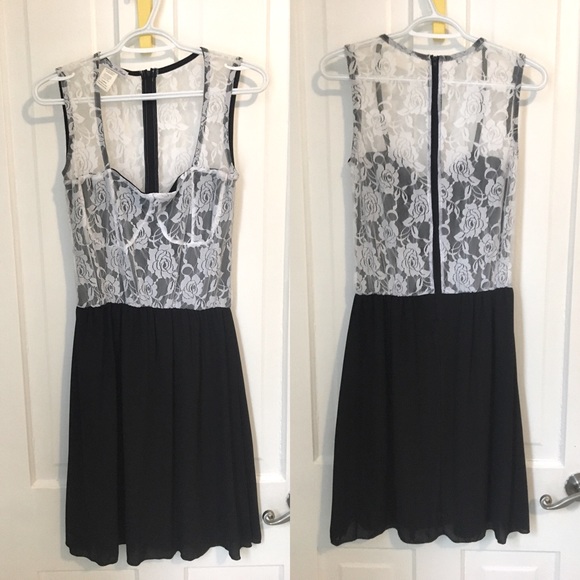 Spanish lace and chiffon party dress. - Picture 3 of 7